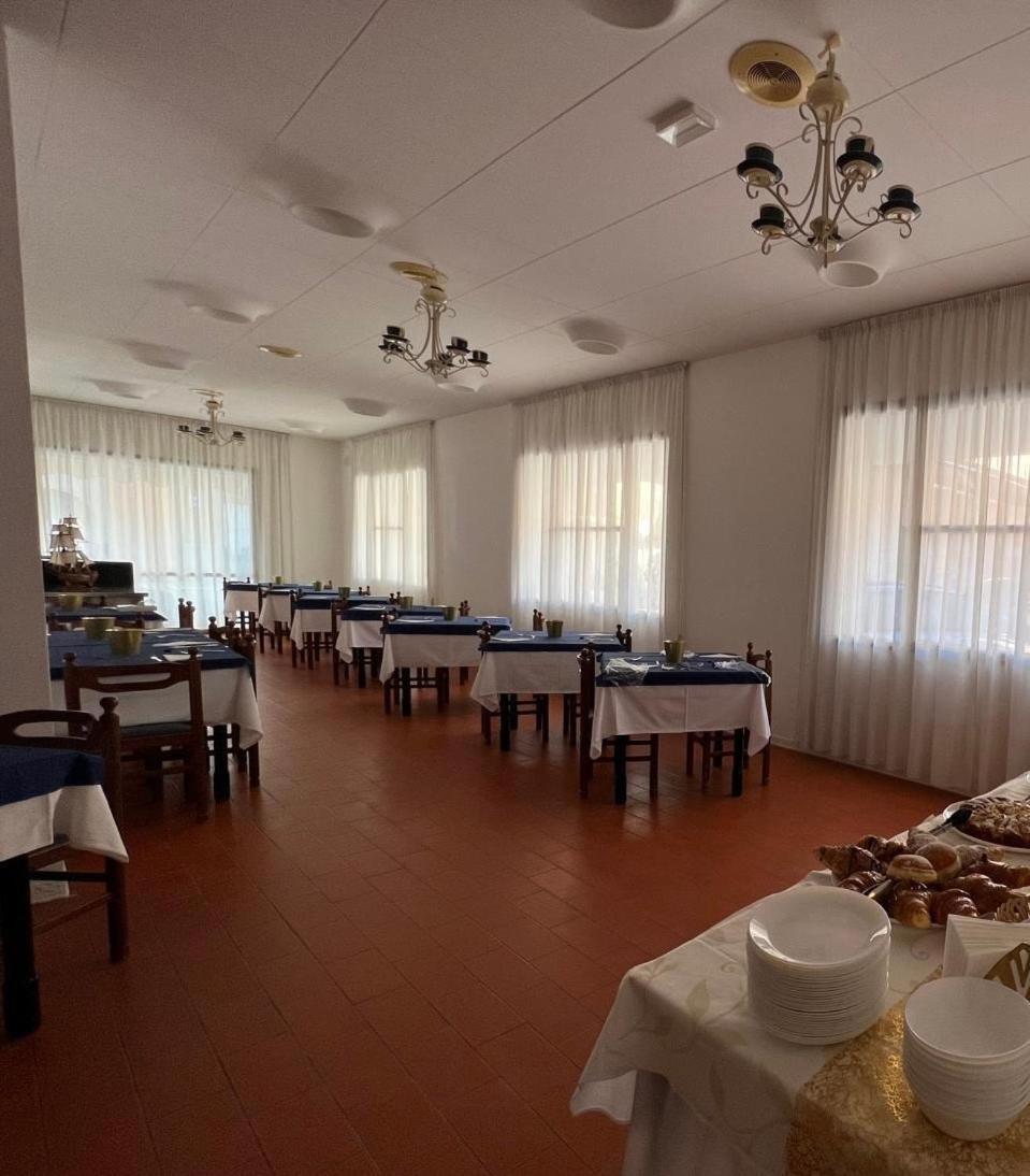 Hotel Villa Dei Fiori Bellaria-Igea Marina Exterior foto