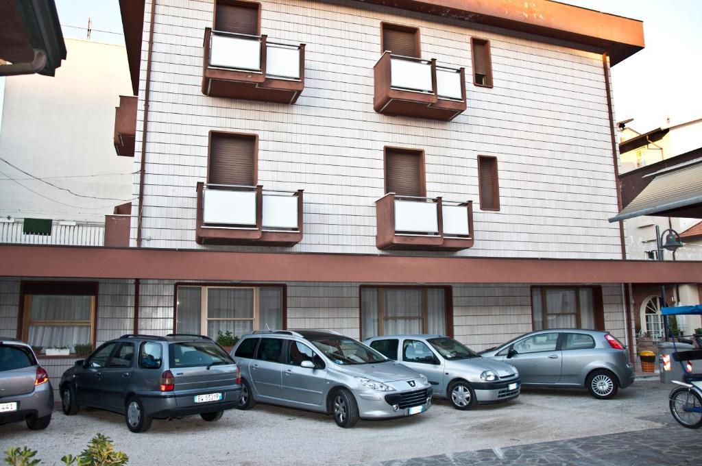 Hotel Villa Dei Fiori Bellaria-Igea Marina Exterior foto